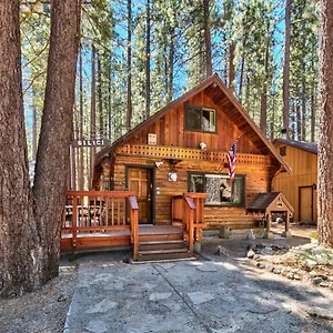 Holiday home Hank Monk Chalet United States